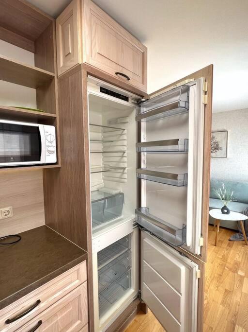 New Apartment With A View In The Town Center 纳尔瓦 外观 照片