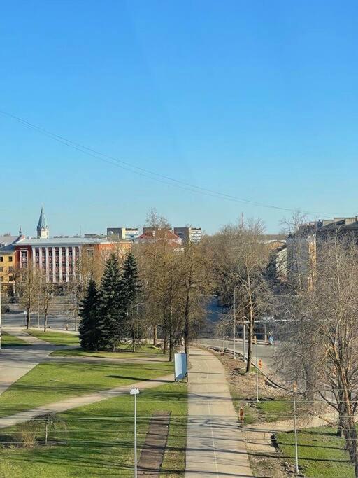 New Apartment With A View In The Town Center 纳尔瓦 外观 照片