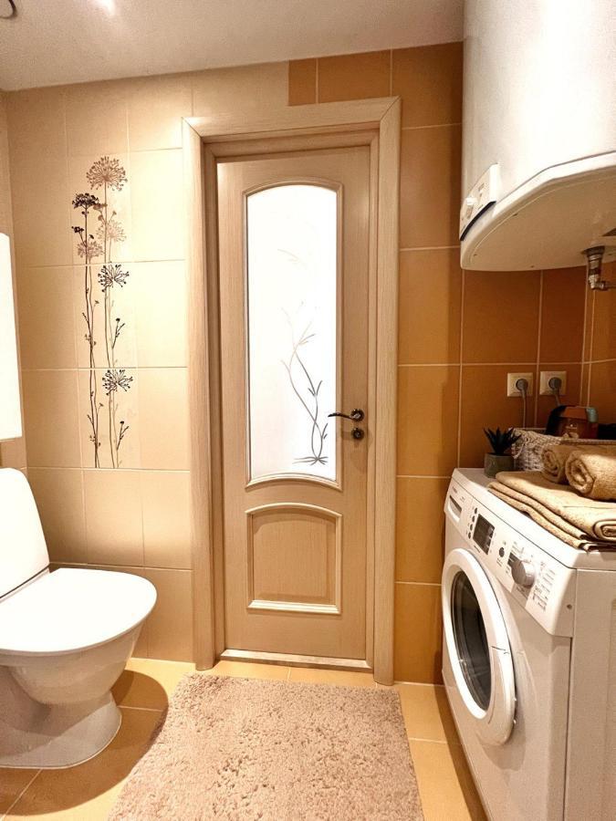New Apartment With A View In The Town Center 纳尔瓦 外观 照片